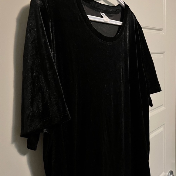 BLACK VELVET SHIRT - Picture 8 of 8